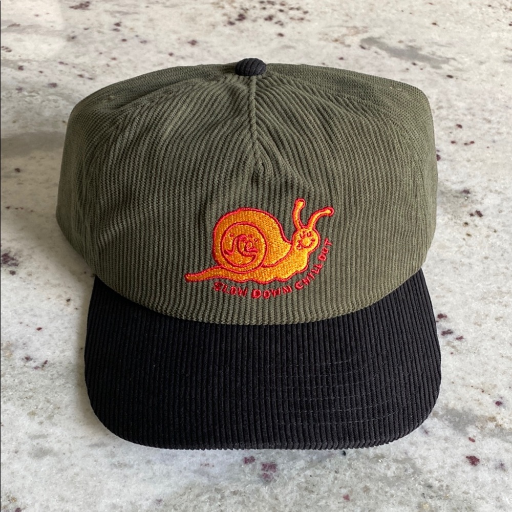 quiksilver tar king hat in grape leaf